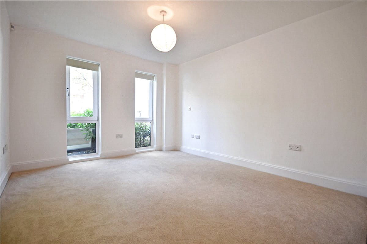 2 bedroom flat, Scholars Walk, Cambridge CB4