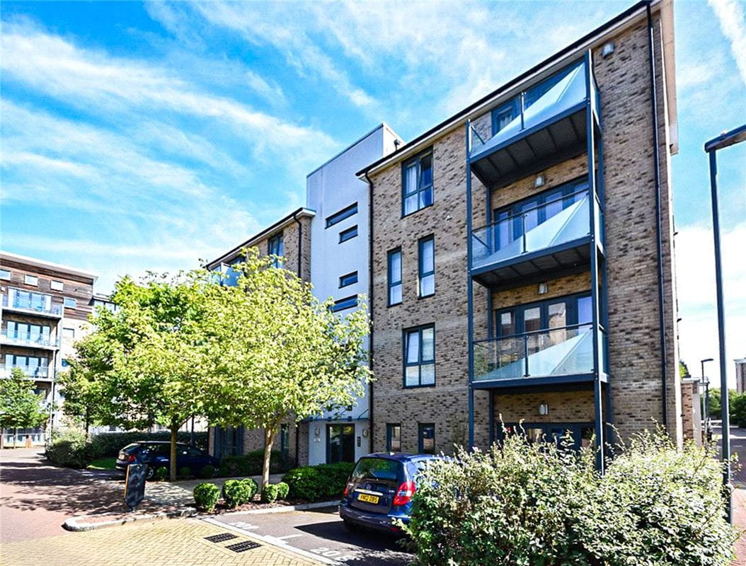 2 bedroom flat, Scholars Walk, Cambridge CB4