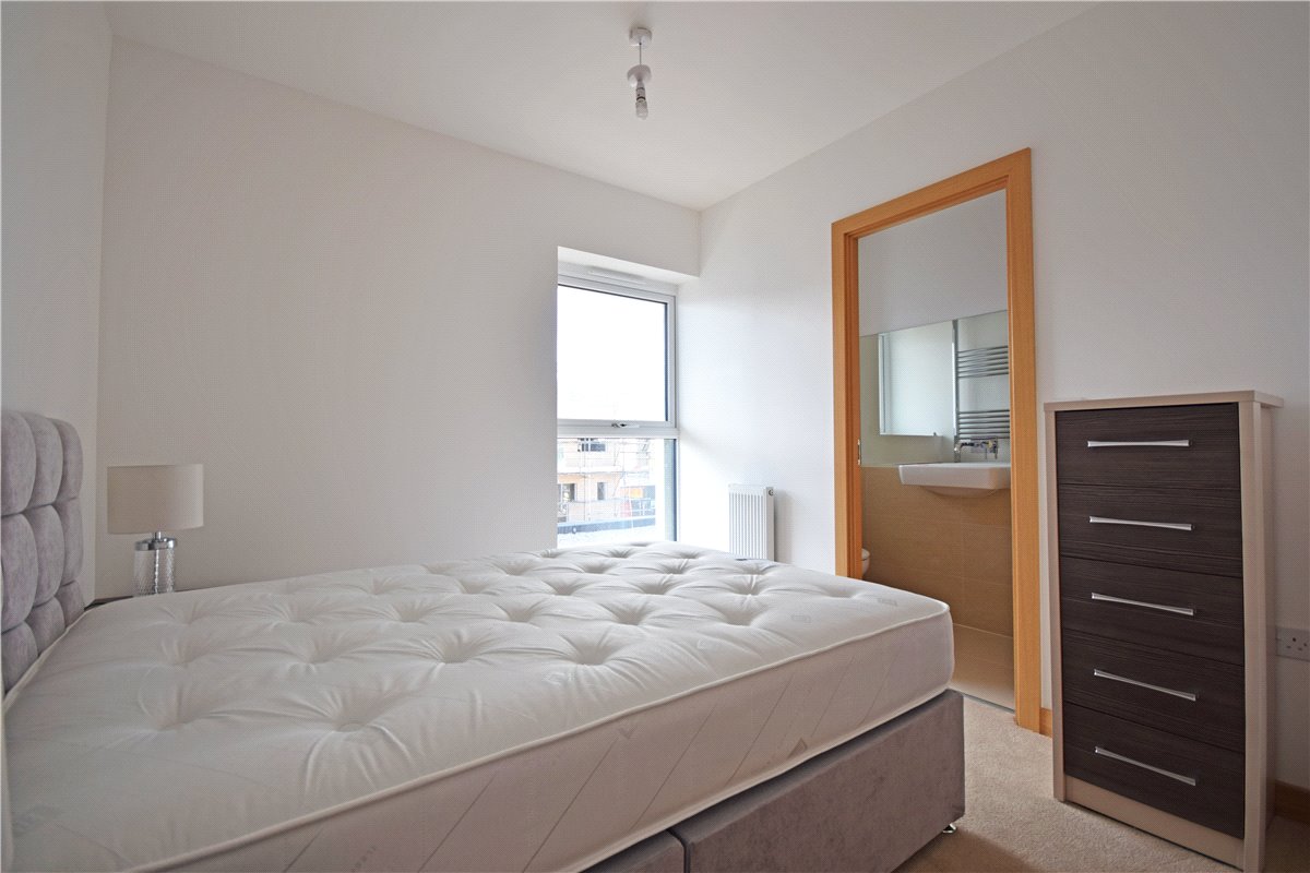 2 bedroom flat, Flamsteed Close, Cambridge CB1 - Let Agreed