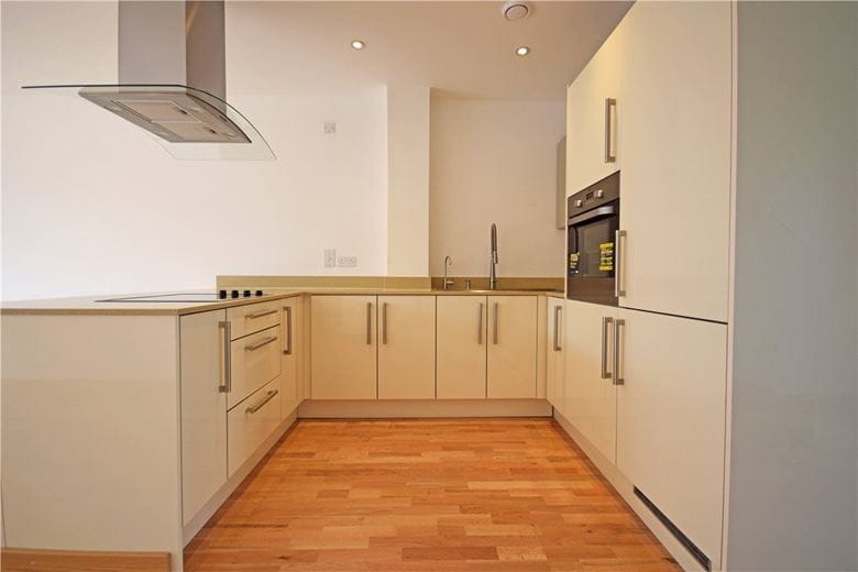 2 bedroom flat, Flamsteed Close, Cambridge CB1 - Let Agreed