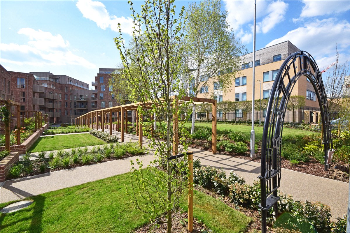 1 bedroom flat, Scholars Court, Harrison Drive CB2 - Let Agreed