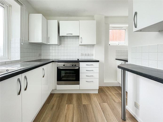 2 bedroom flat, Chatsworth Avenue, Cambridge CB4