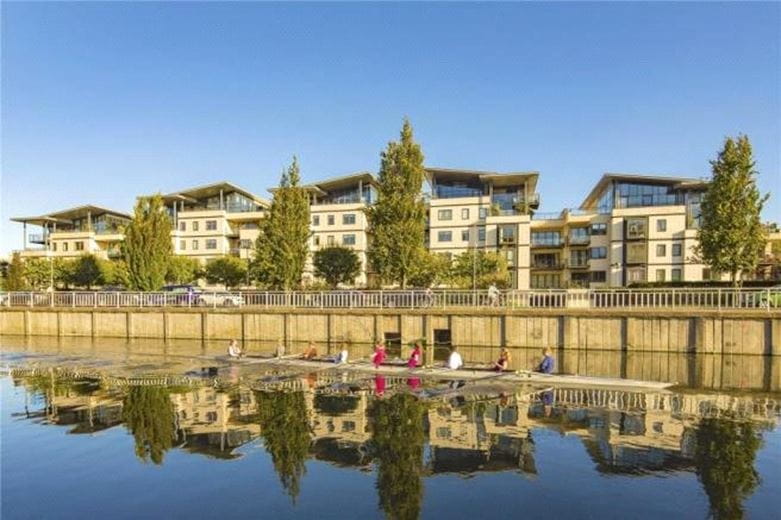 3 bedroom flat, Riverside Place, Cambridge CB5