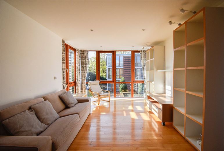 2 bedroom flat, Meadowcroft, Cambridge CB4