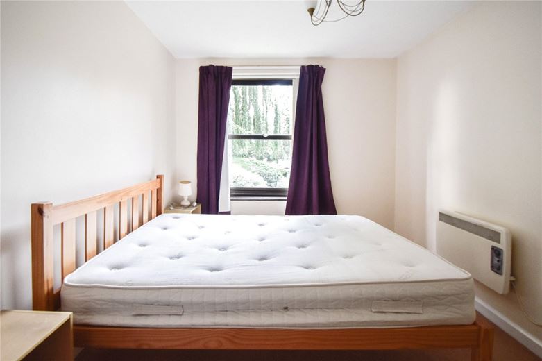 1 bedroom flat, Midsummer Court, Manhattan Drive CB4 - Let Agreed