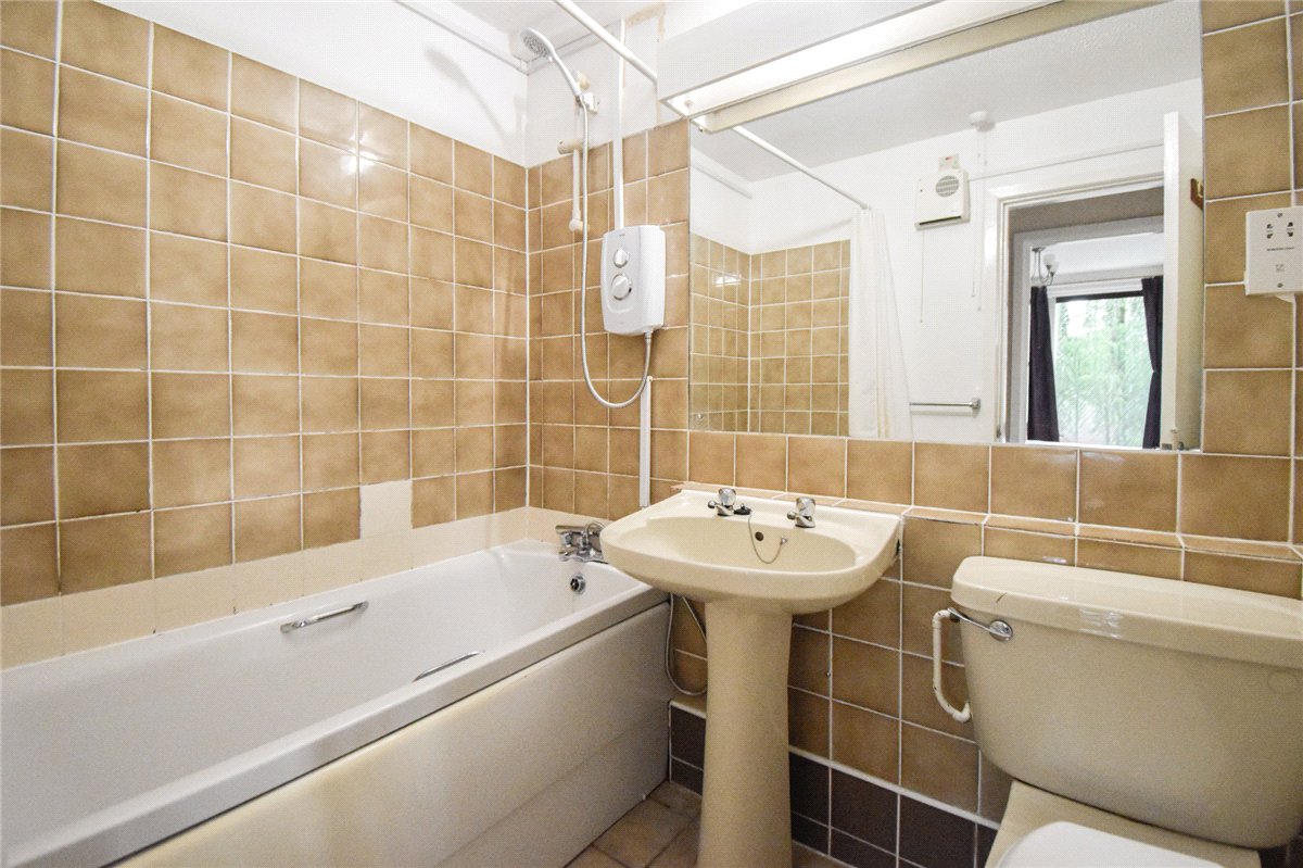 1 bedroom flat, Midsummer Court, Manhattan Drive CB4 - Let Agreed