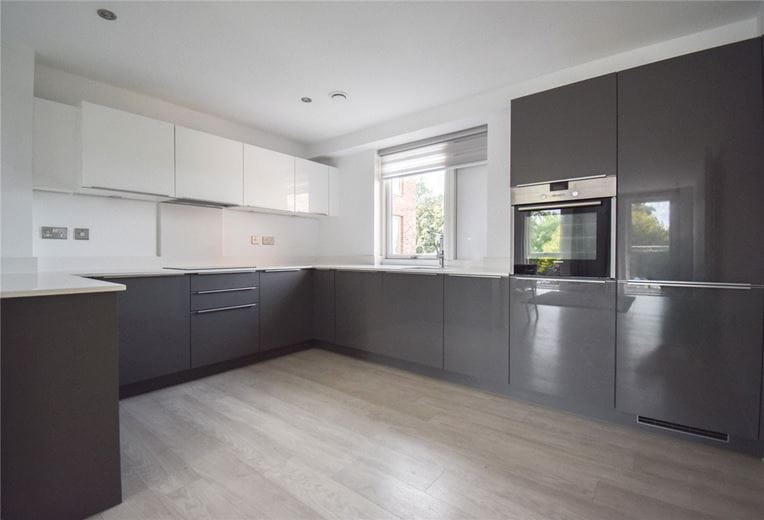 3 bedroom flat, Scholars Court, Harrison Drive CB2 - Available
