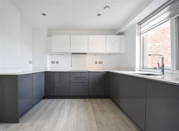 3 bedroom flat, Scholars Court, Harrison Drive CB2 - Available