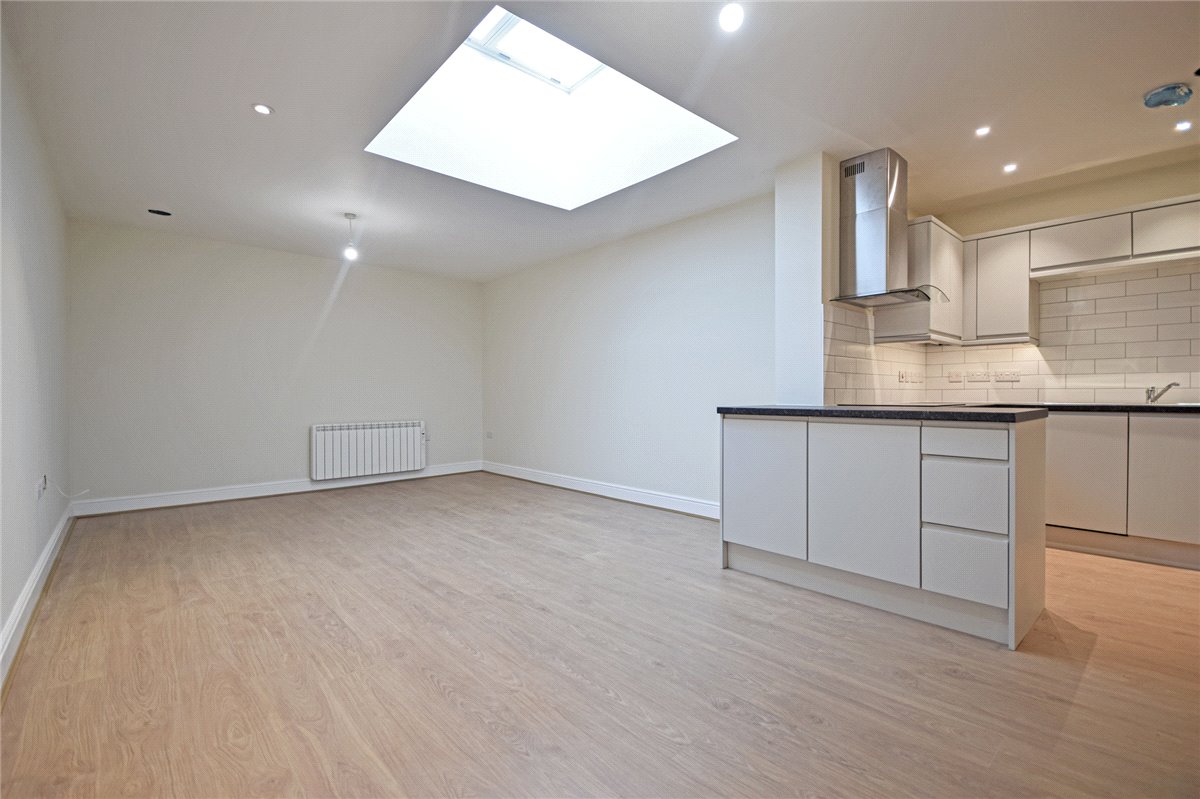 2 bedroom flat, The Courtyard, 49 Market Street CB7 - Let Agreed