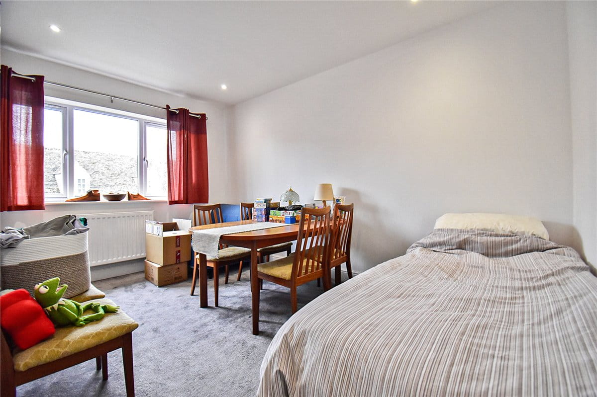 2 bedroom flat, The Pantiles, West Fen Road CB6