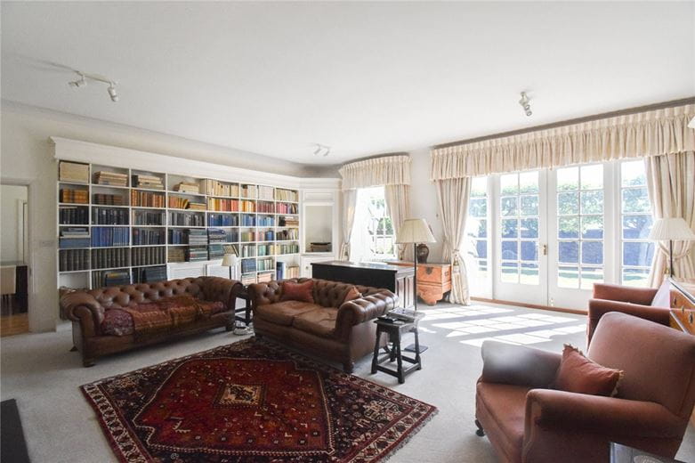 3 bedroom cottage, Newmarket Road, Kirtling CB8 - Available