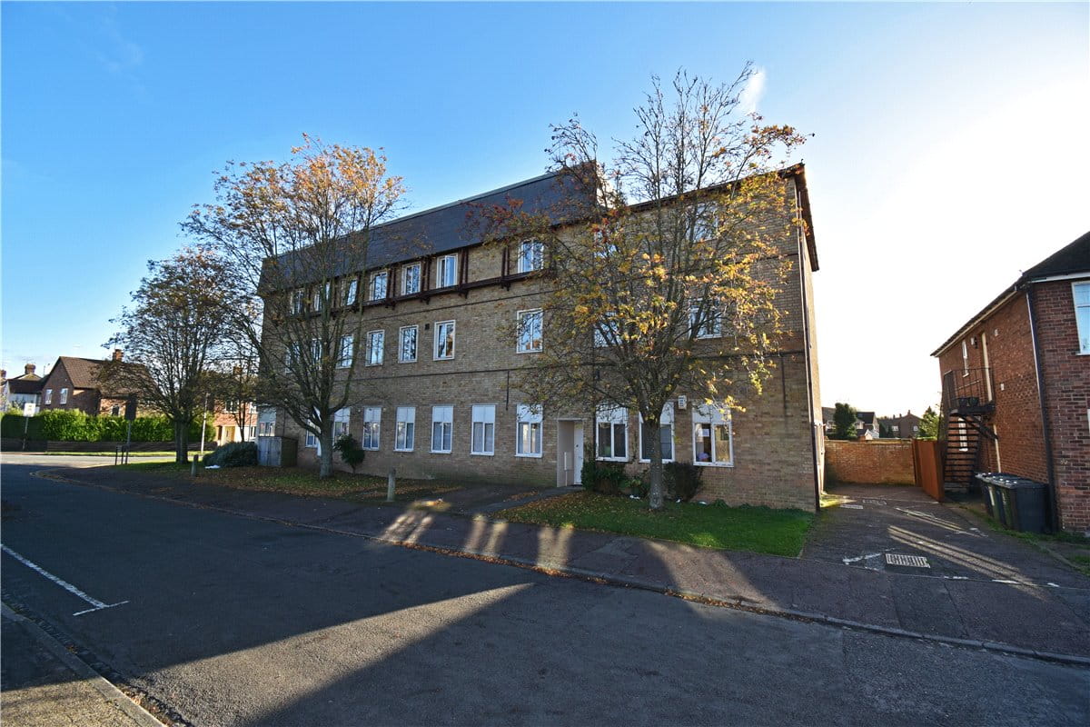 2 bedroom flat, Holyoake Court, Elfleda Road CB5