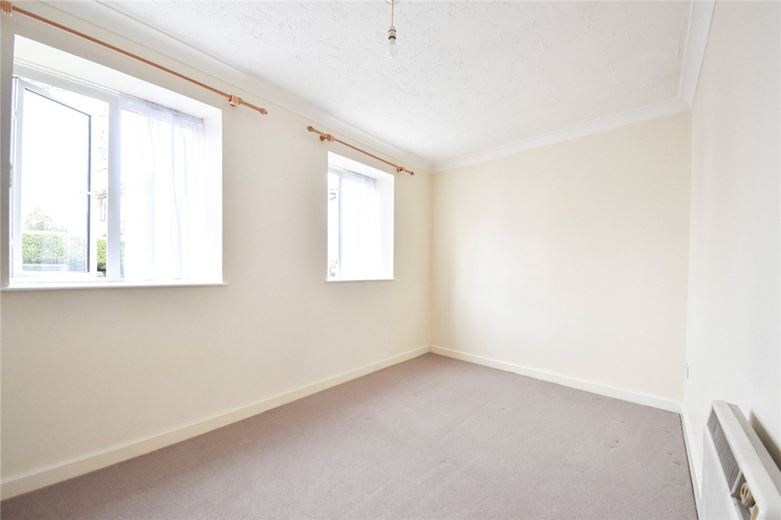 2 bedroom flat, Holyoake Court, Elfleda Road CB5 - Let Agreed