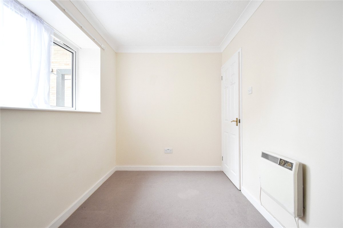 2 bedroom flat, Holyoake Court, Elfleda Road CB5 - Let Agreed