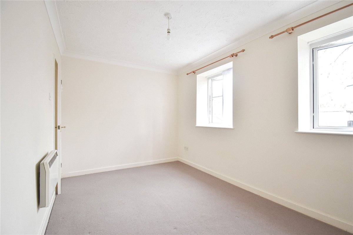 2 bedroom flat, Holyoake Court, Elfleda Road CB5 - Let Agreed