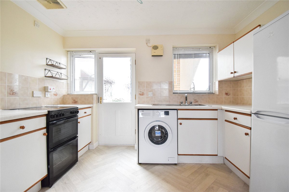 2 bedroom flat, Holyoake Court, Elfleda Road CB5 - Let Agreed