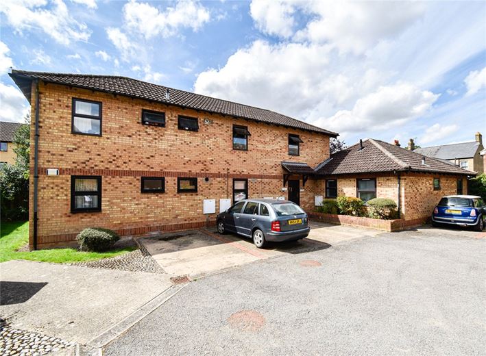 2 bedroom flat, Canterbury Court, Canterbury Street CB4