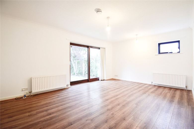 2 bedroom flat, Canterbury Court, Canterbury Street CB4