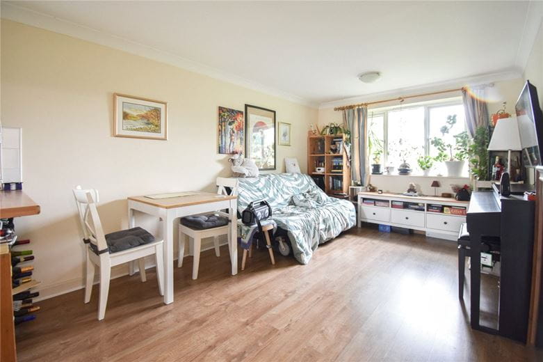 1 bedroom flat, 5 New Road, Harston CB22 - Let Agreed