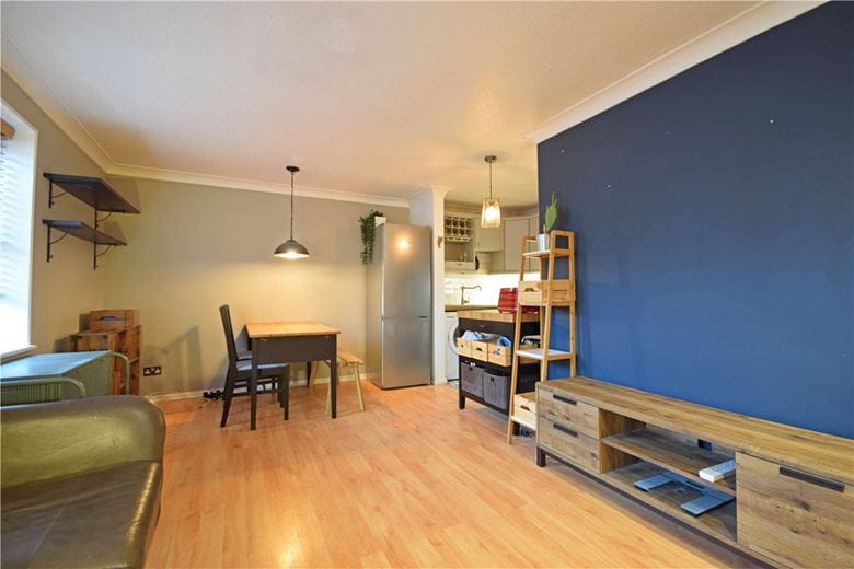 1 bedroom flat, Prince Henry Court, Victoria Road CB4 - Let Agreed