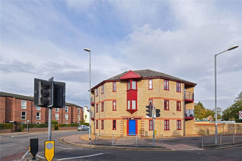 1 bedroom flat, Prince Henry Court, Victoria Road CB4 - Let Agreed