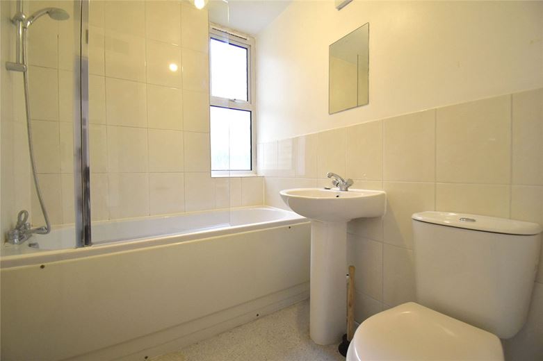 2 bedroom flat, Cambanks, Cambridge CB4 - Let Agreed