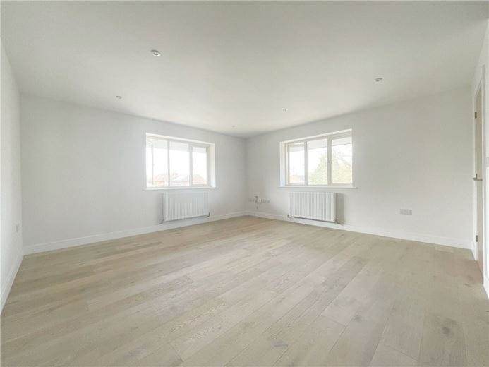 2 bedroom flat, Orchard Mews, Cambridge Road CB24
