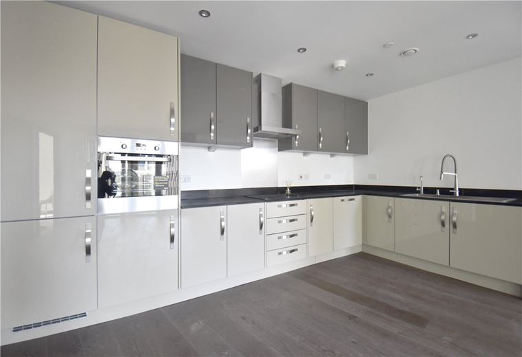 2 bedroom flat, 4 Station Square, Cambridge CB1