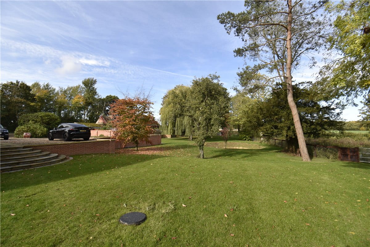 6 bedroom house, Newmarket Road, Kirtling CB8