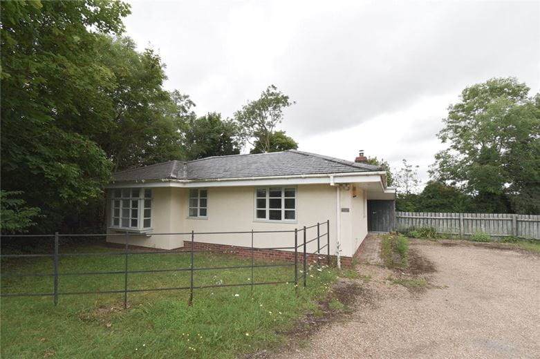 3 bedroom bungalow, Gog Magog Hills Estate, Babraham CB22