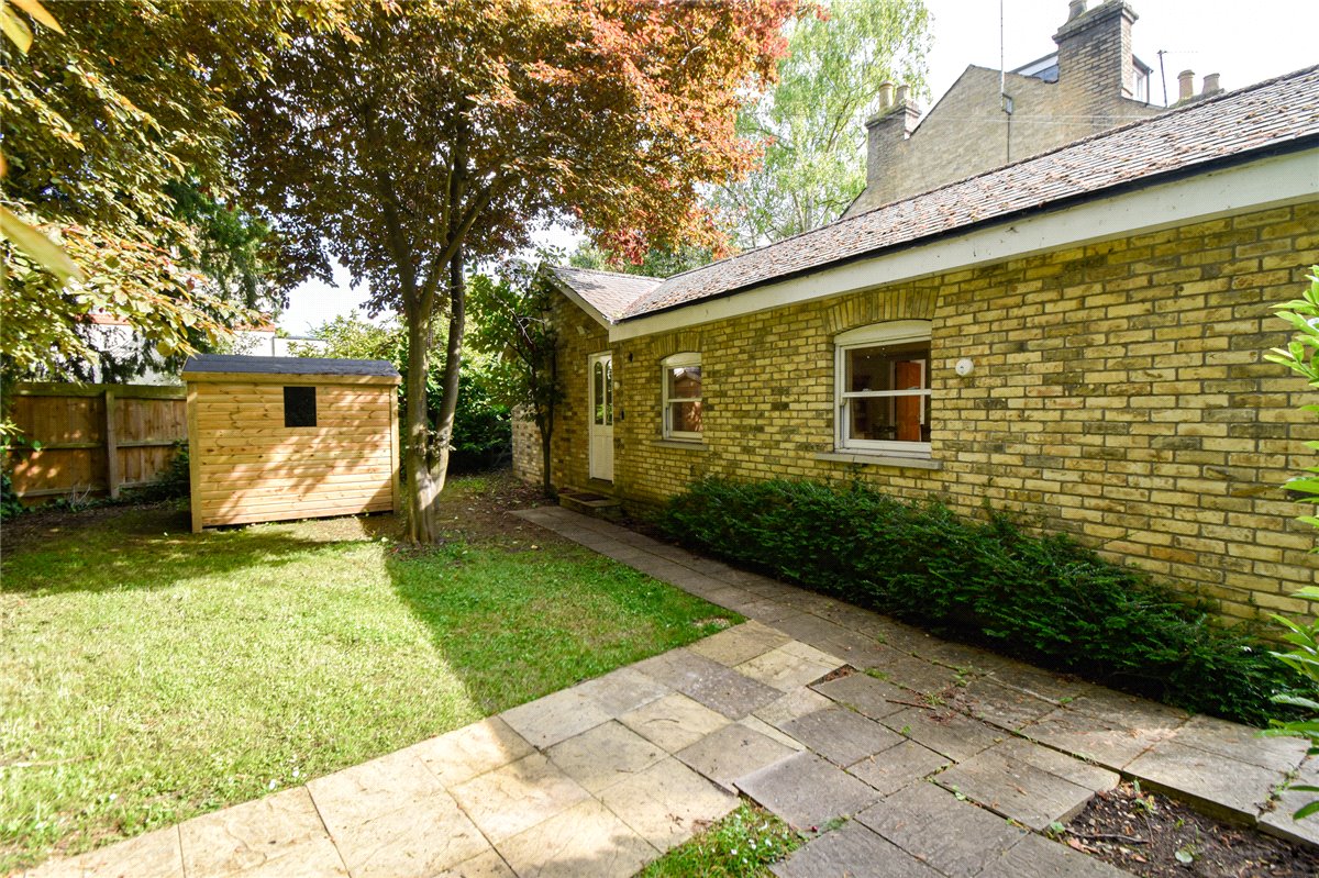 2 bedroom bungalow, Trinity Farm Lodge, Huntingdon Road CB3 - Let Agreed