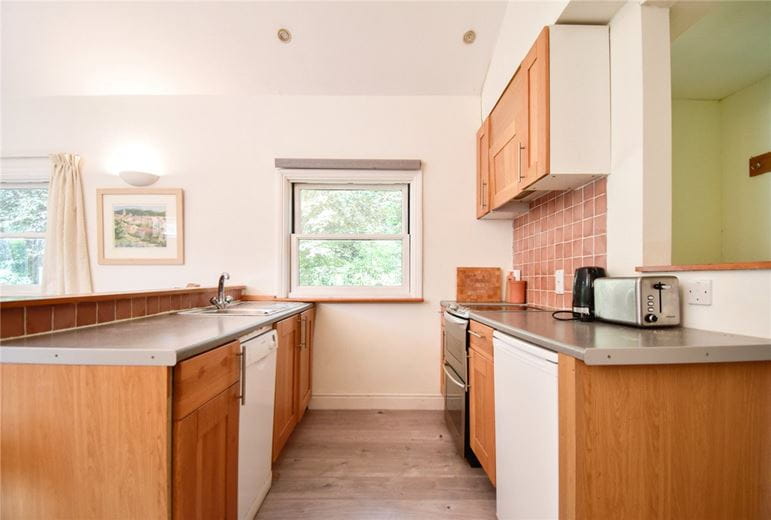 2 bedroom bungalow, Trinity Farm Lodge, Huntingdon Road CB3 - Available