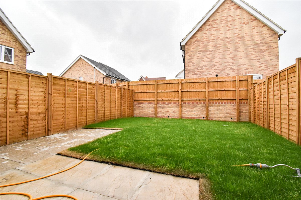 3 bedroom house, Ely Drive, Bishop Stortford CM23 - Available