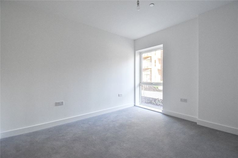 2 bedroom flat, Bragg Way, Cambridge CB5