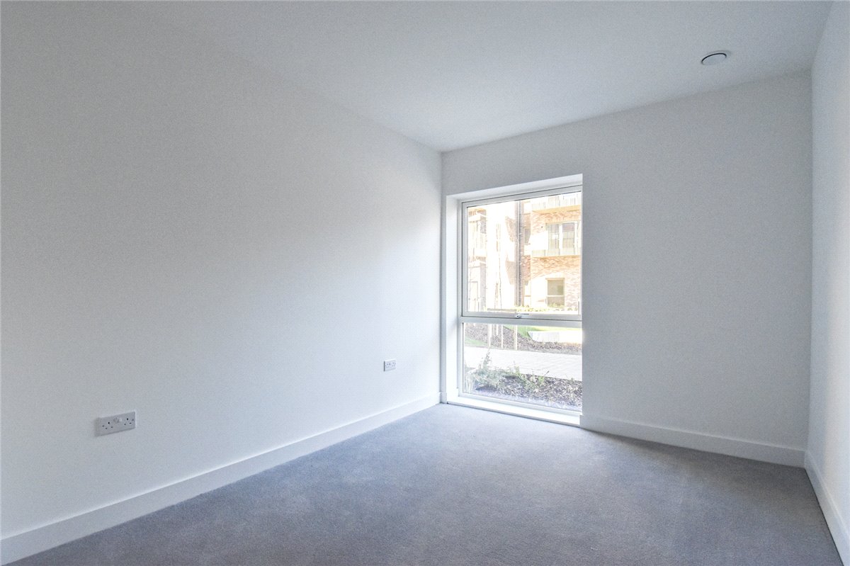 2 bedroom flat, Bragg Way, Cambridge CB5