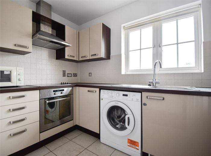 2 bedroom house, Grebe Court, Cambridge CB5 - Available