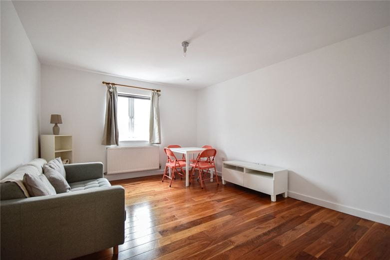 2 bedroom house, Grebe Court, Cambridge CB5 - Available