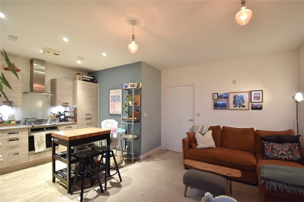 2 bedroom flat, Hobson Avenue, Trumpington CB2 - Available