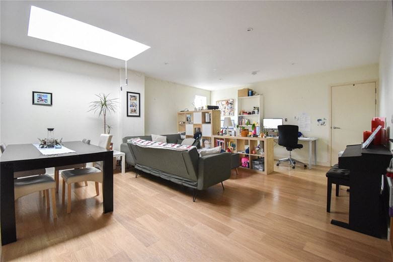 1 bedroom flat, Guthrie Court, Paradise Street CB1 - Let Agreed