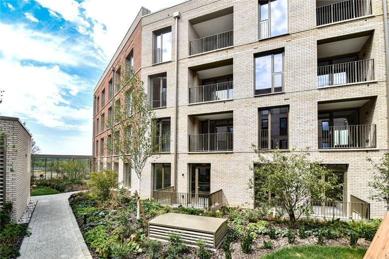 1 bedroom flat, Appleton Way, Eddington CB3 - Available