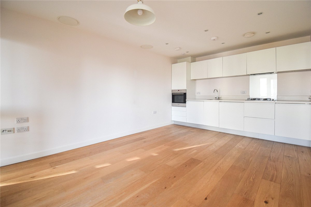 2 bedroom flat, Glenalmond Avenue, Cambridge CB2 - Available