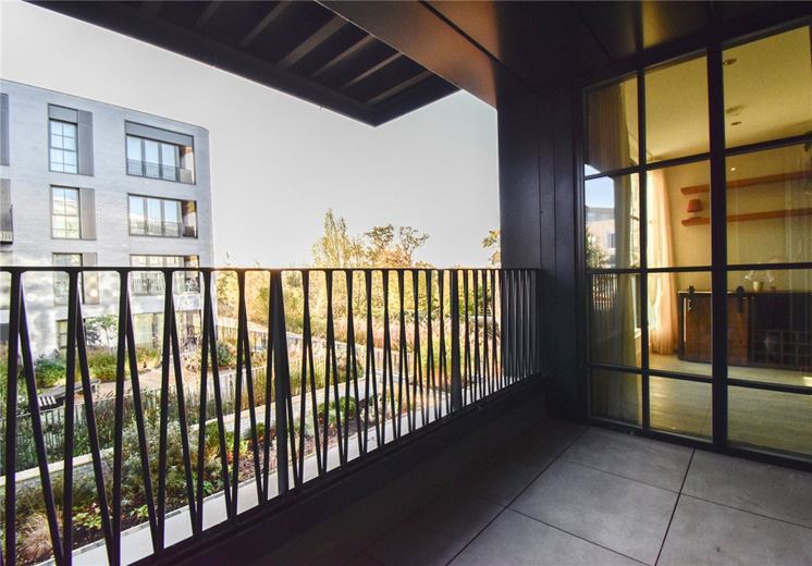 2 bedroom flat, Turing Way, Cambridge CB3 - Available