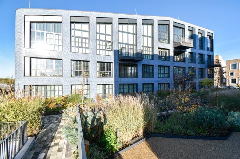 2 bedroom flat, Turing Way, Cambridge CB3 - Available