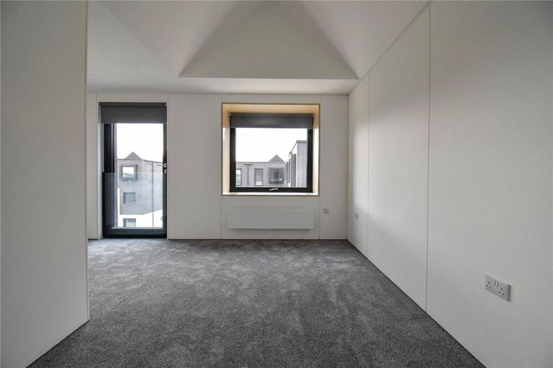 3 bedroom house, Lockhart Way, Northstowe CB24 - Available