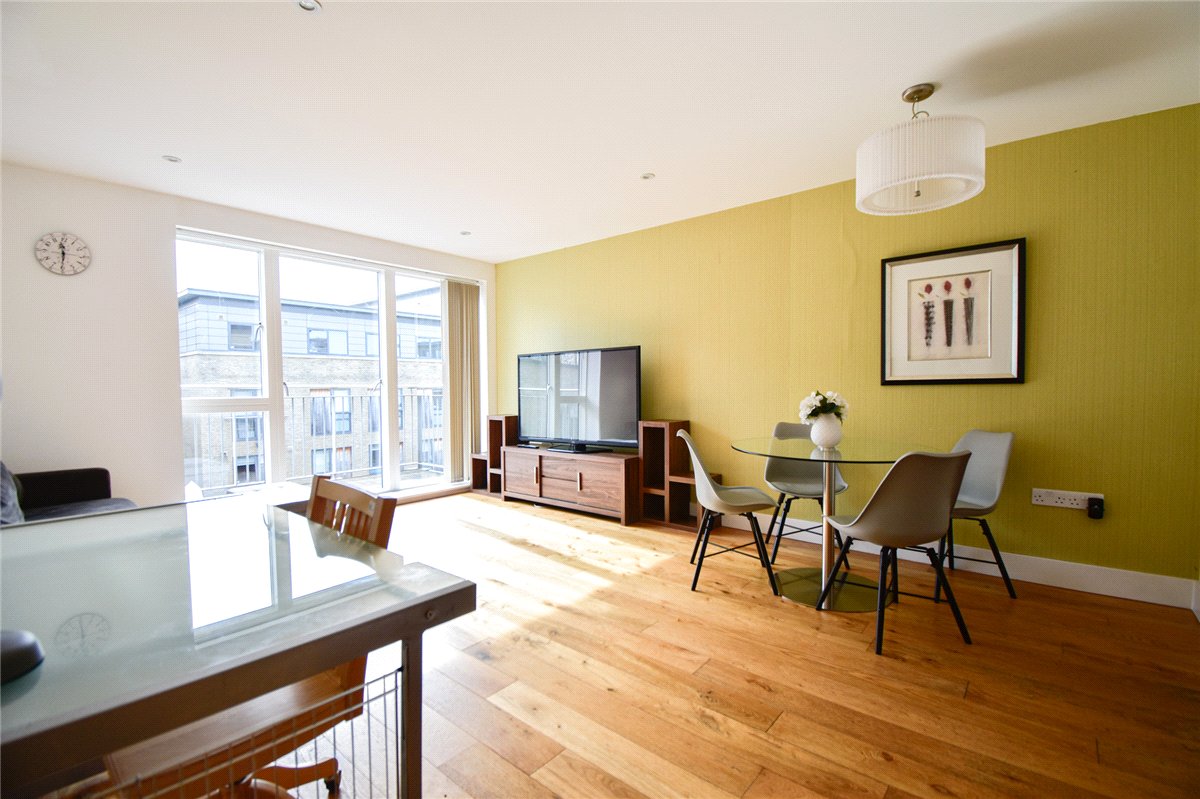 2 bedroom flat, Keynes House, Kingsley Walk CB5 - Let Agreed