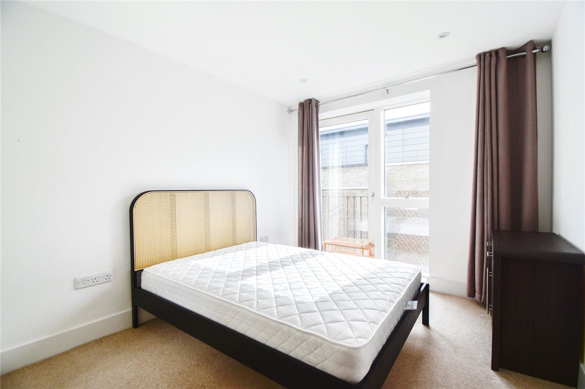 2 bedroom flat, Keynes House, Kingsley Walk CB5 - Let Agreed