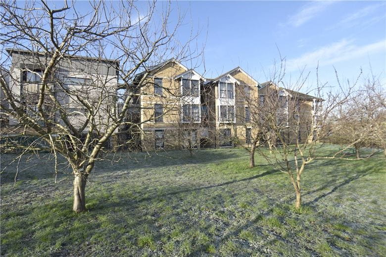 1 bedroom flat, Auckland Court, Auckland Road CB5