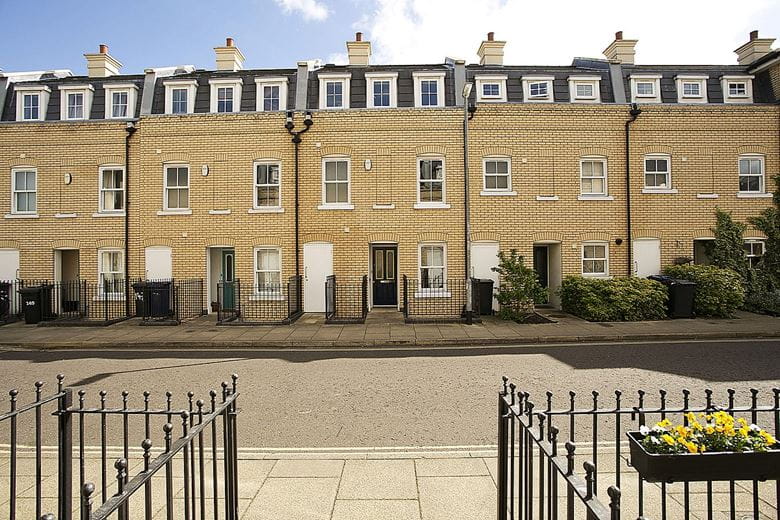 3 bedroom house, St Matthews Gardens, Cambridge CB1 - Let Agreed