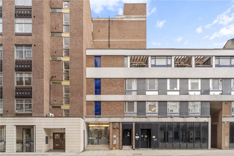 1 bedroom flat, Hereford House, 11 Ovington Gardens SW3 - Available