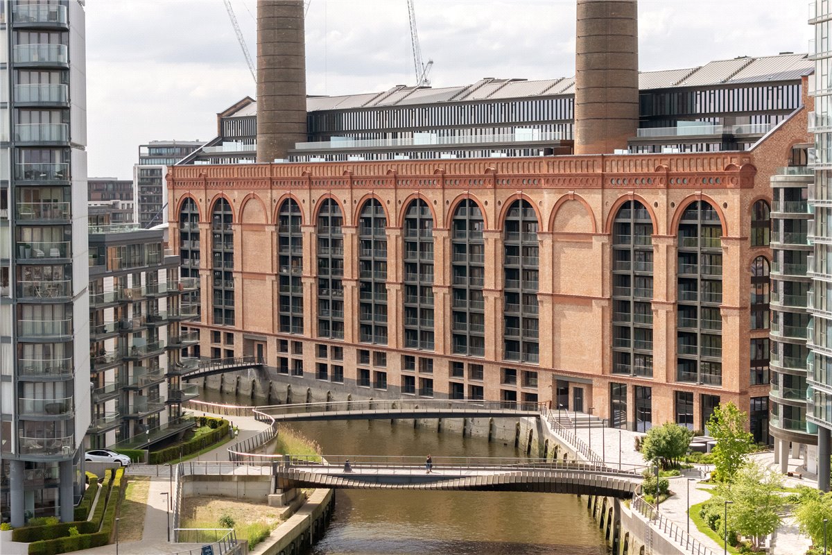 4 bedroom flat, Waterfront Drive, Chelsea Waterfront SW10 - Available